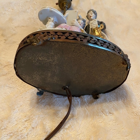 Vintage George & Martha Washington Lamps - Picture 11 of 13